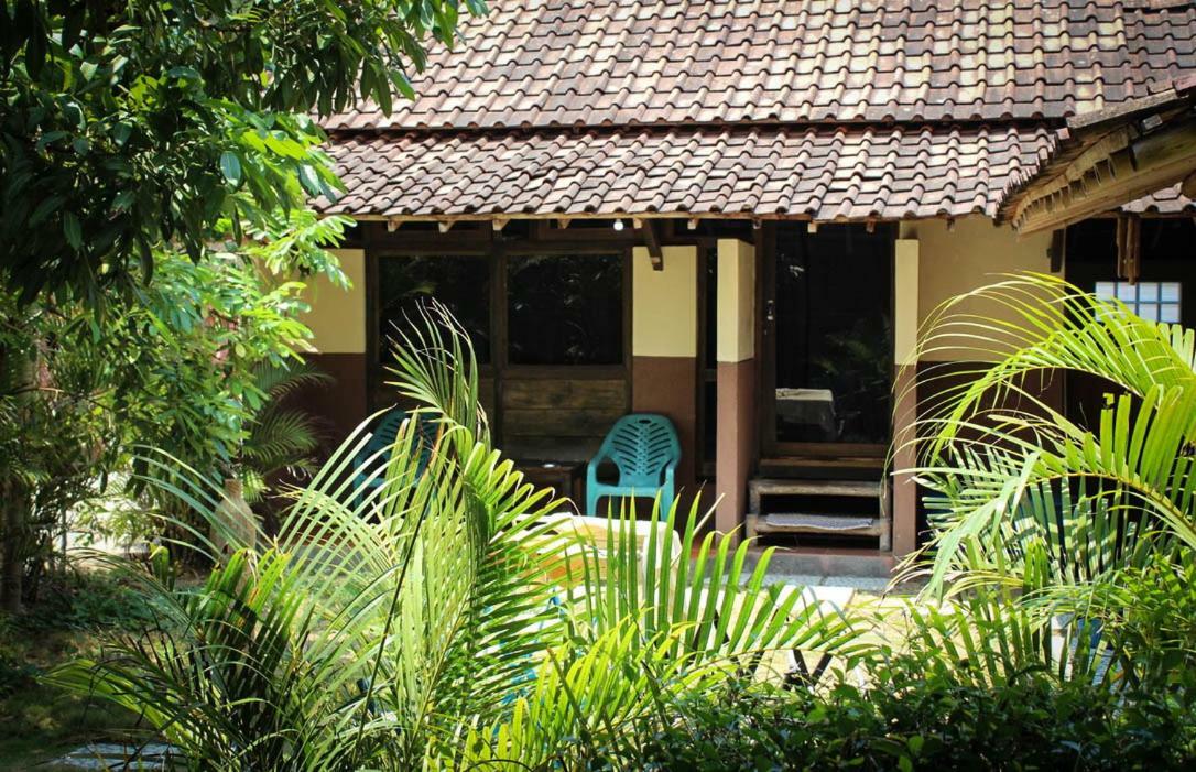Harrys Oceanhouse 2 Pacitan Appartement Buitenkant foto