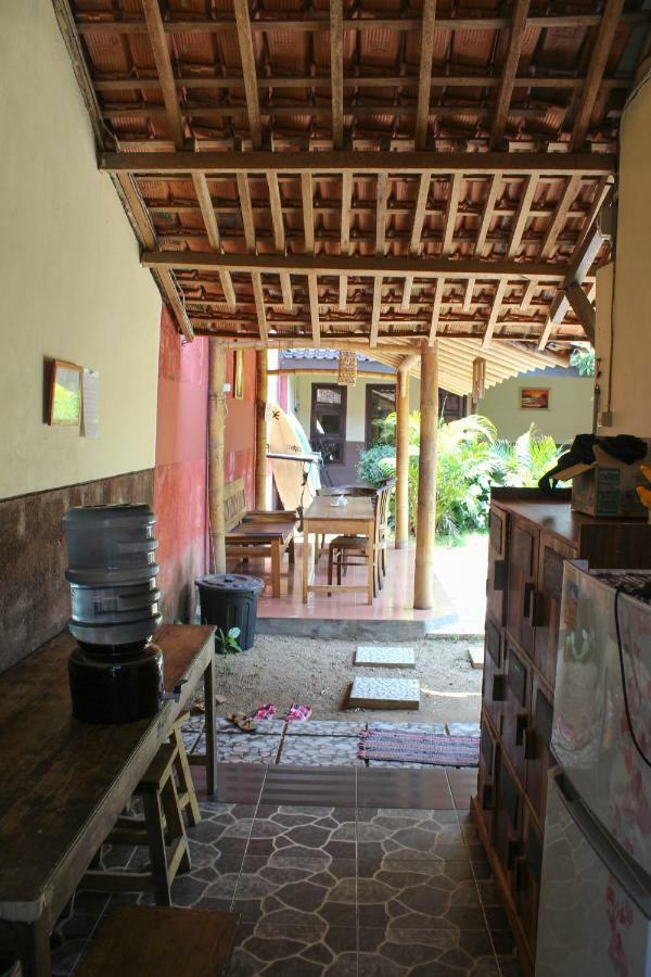 Harrys Oceanhouse 2 Pacitan Appartement Buitenkant foto