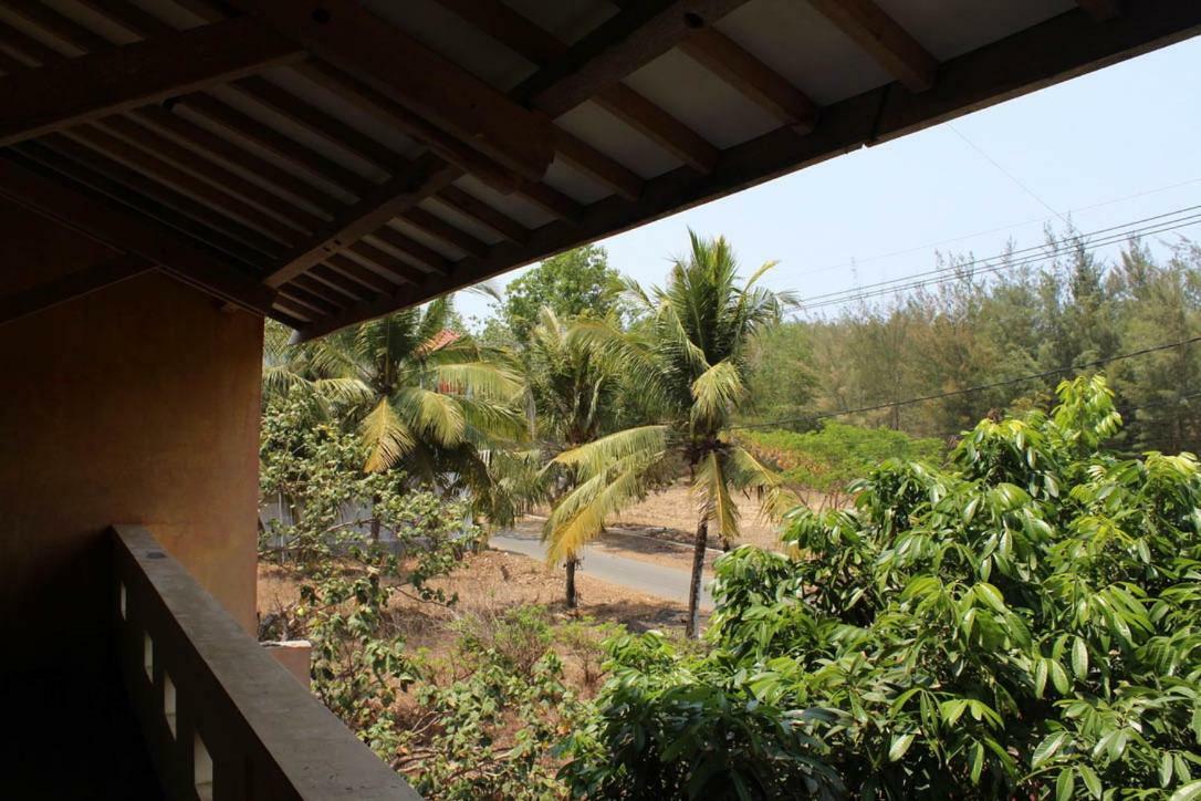 Harrys Oceanhouse 2 Pacitan Appartement Buitenkant foto