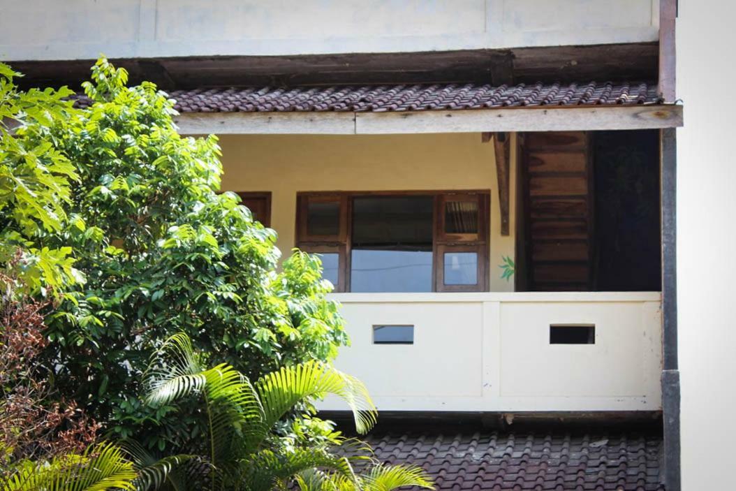 Harrys Oceanhouse 2 Pacitan Appartement Buitenkant foto