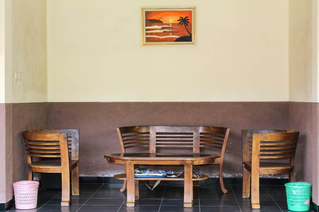 Harrys Oceanhouse 2 Pacitan Appartement Buitenkant foto