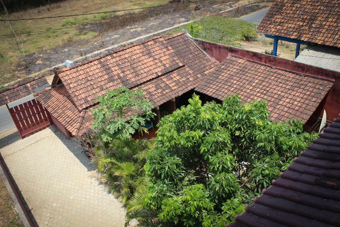 Harrys Oceanhouse 2 Pacitan Appartement Buitenkant foto