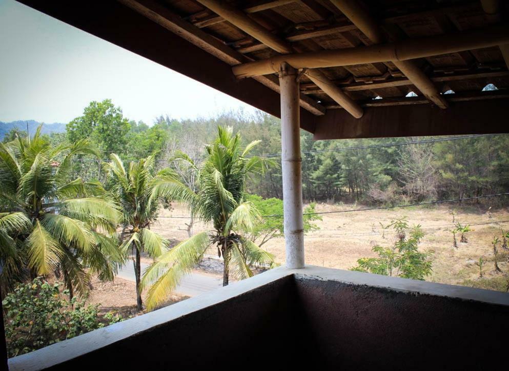 Harrys Oceanhouse 2 Pacitan Appartement Buitenkant foto